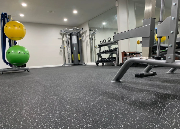 Interlocking gym flooring tiles for workout areas