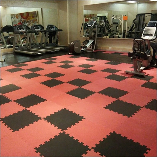 Interlocking gym mats for fitness and training areas