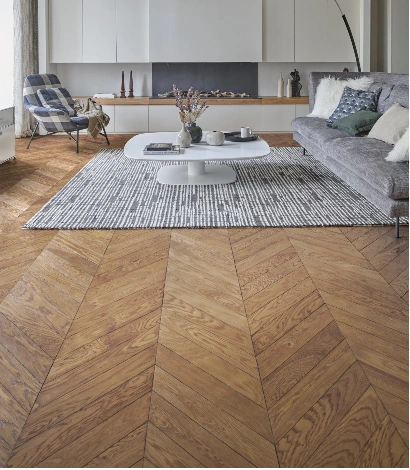 Chevron wooden flooring pattern in modern home