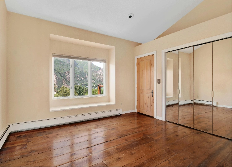 Waterproof vinyl tile flooring Dubai