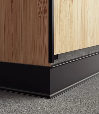 Aluminium corner skirting board